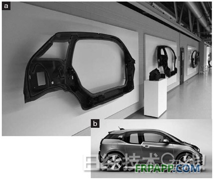 圖2：寶馬的純電動(dòng)汽車“i3” i3的上部骨架采用熱固化CFRP制造。（a）為主要部件的外觀。碳纖維的顏色為黑色。（b）為i3的外觀。在日本的價(jià)格為499萬日元（含稅）起，充滿電后的續(xù)航距離為229km（JC08模式）。